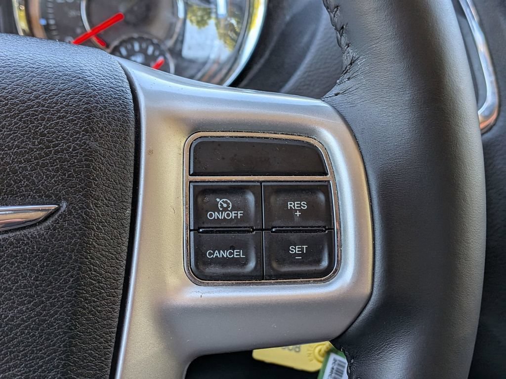 Used 2015 Chrysler Town & Country LX FWD image 23