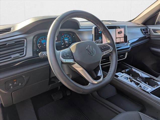 Certified 2025 Volkswagen Atlas Cross Sport SE w/ Panoramic Sunroof Package image 8