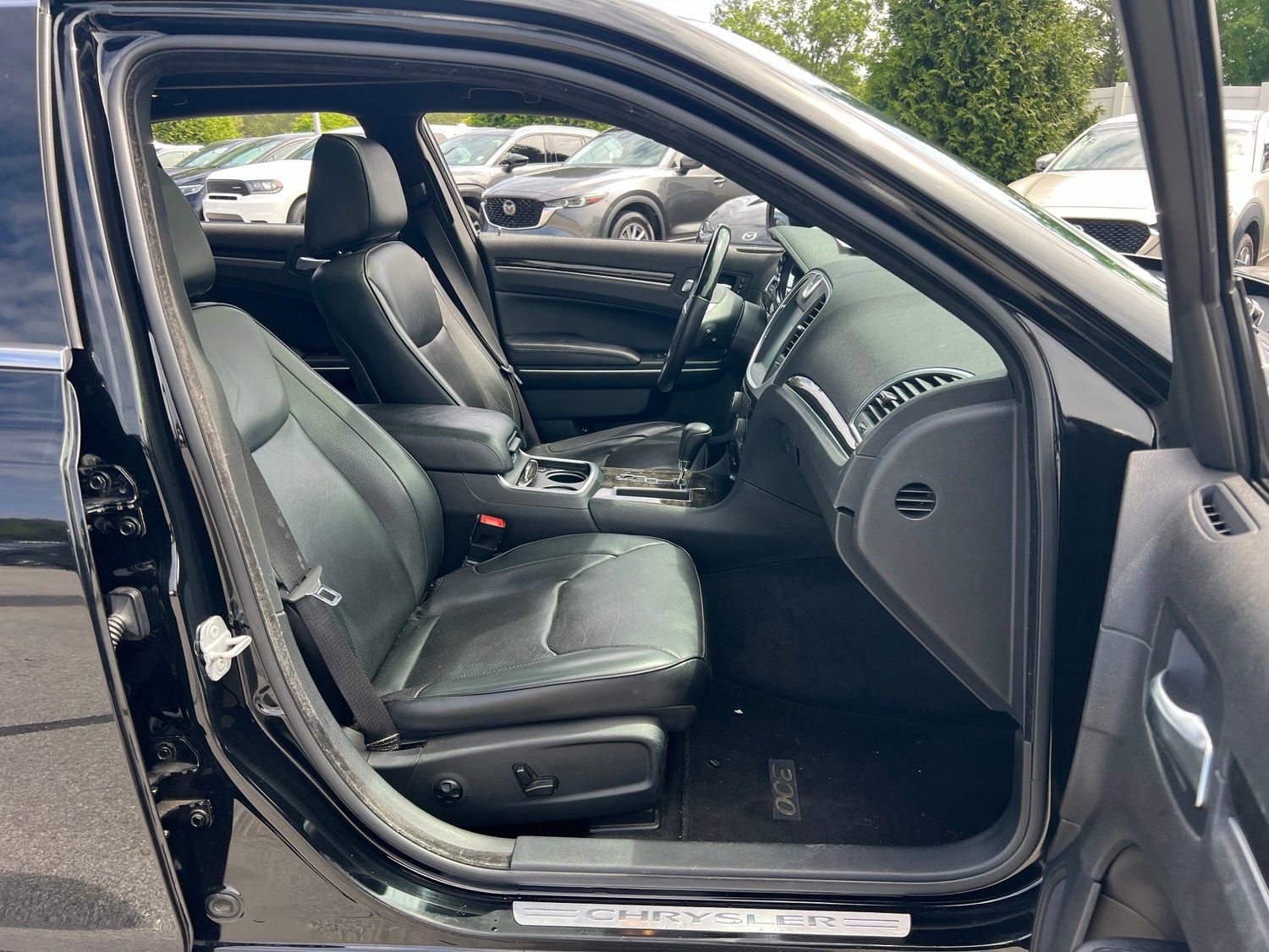 Used 2013 Chrysler 300 C w/ Beats Audio Group RWD image 39