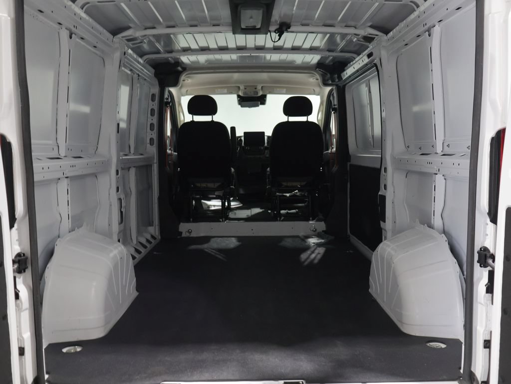 Used 2025 RAM ProMaster 2500 w/ Premium Convenience Group FWD image 4