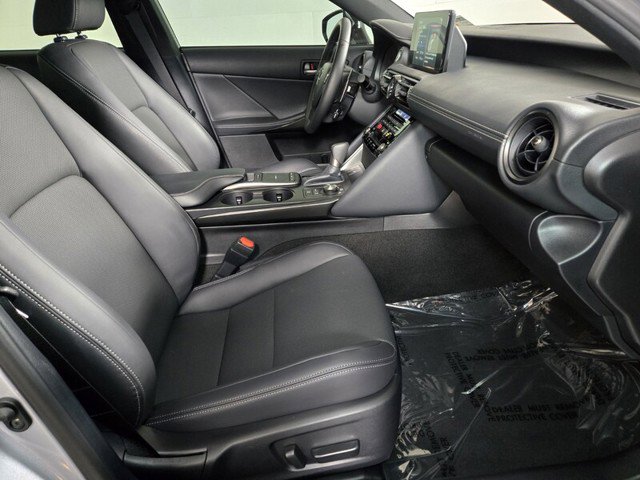 Certified 2025 Lexus IS 300 F Sport image 24