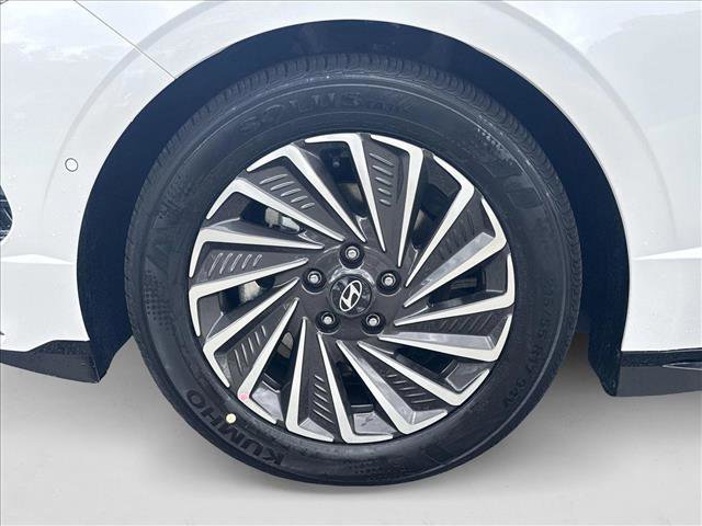 New 2025 Hyundai Sonata Limited image 10