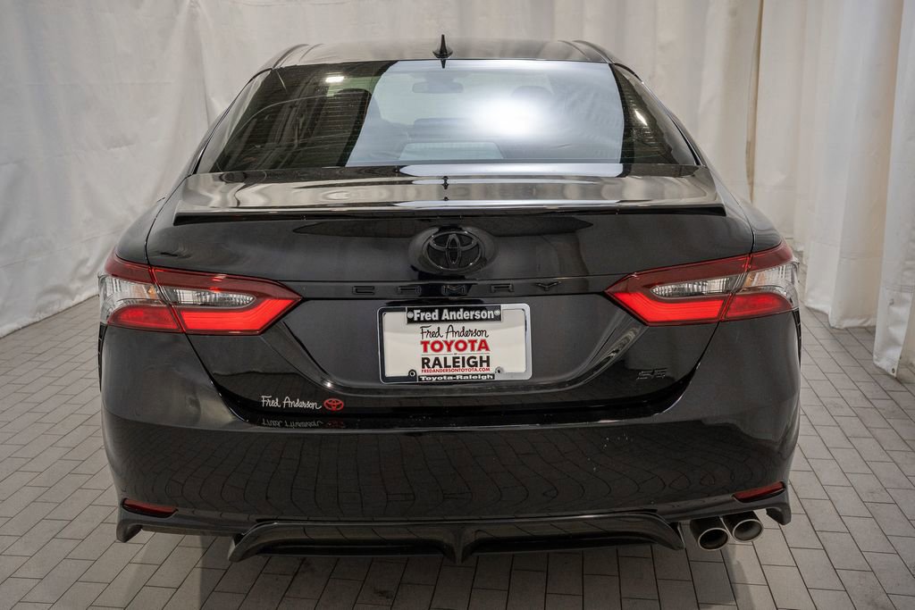 Used 2023 Toyota Camry SE image 5