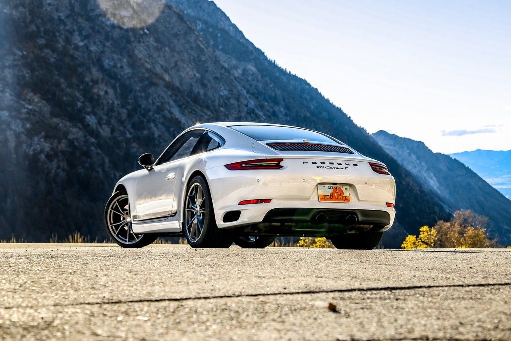 Used 2018 Porsche 911 Carrera T image 4