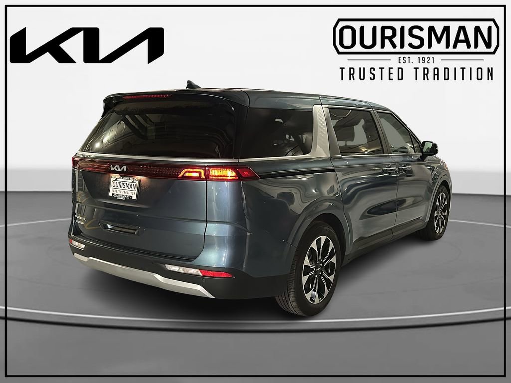Used 2024 Kia Carnival EX FWD image 4