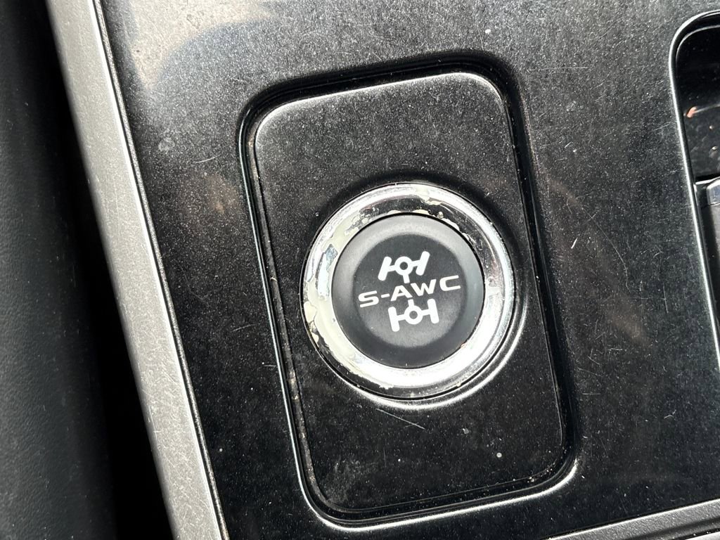 Used 2020 Mitsubishi Outlander LE image 17