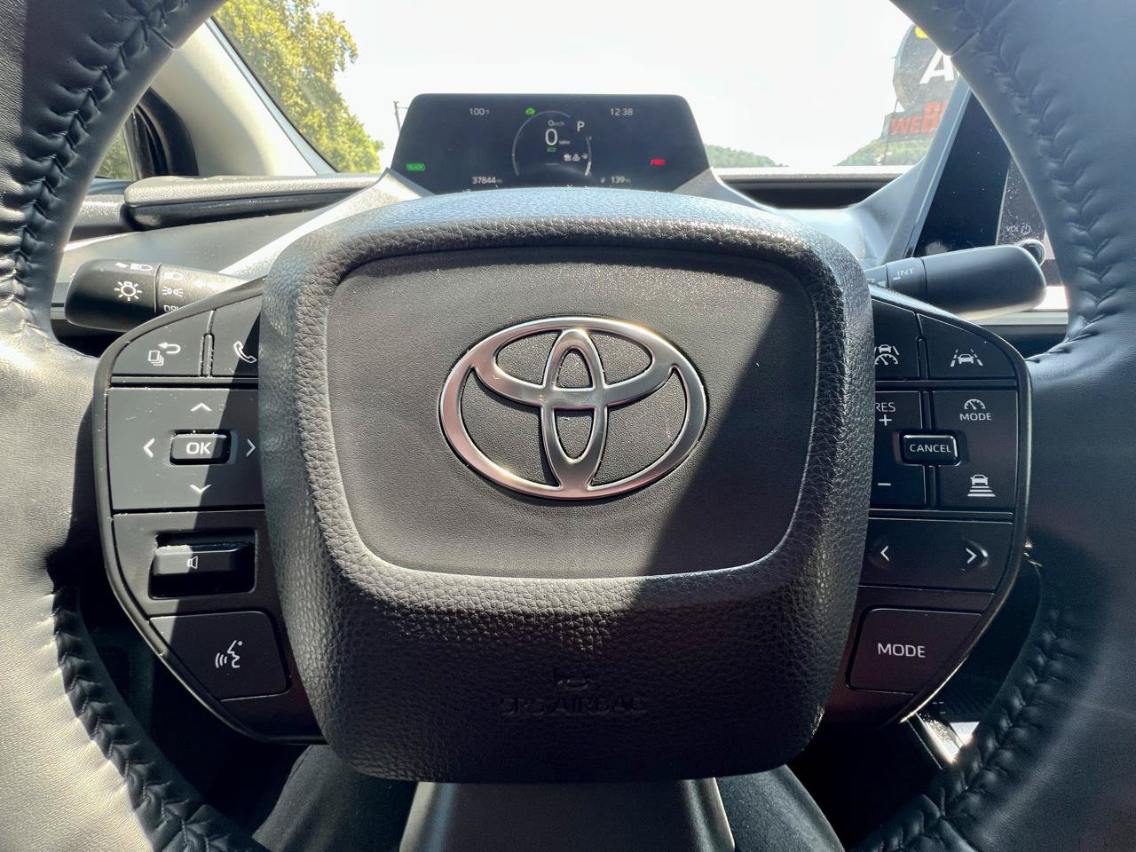 Used 2024 Toyota Prius LE FWD image 24