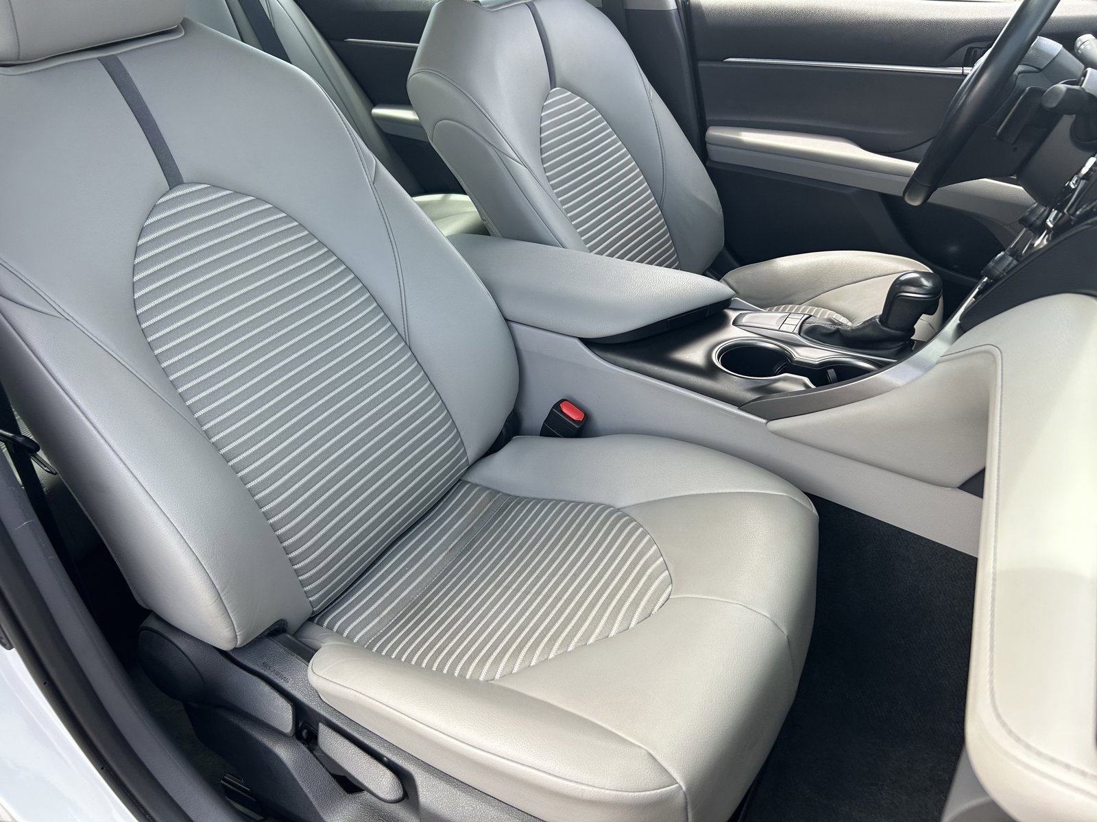 Used 2024 Toyota Camry SE w/ Audio Upgrade Package image 11