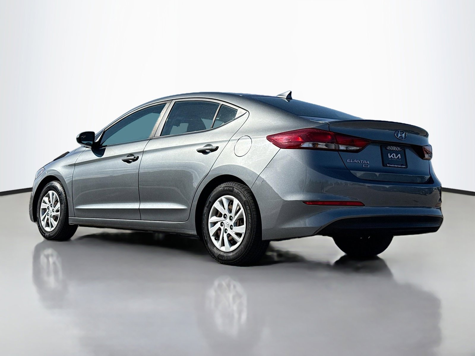 Used 2017 Hyundai Elantra SE image 13