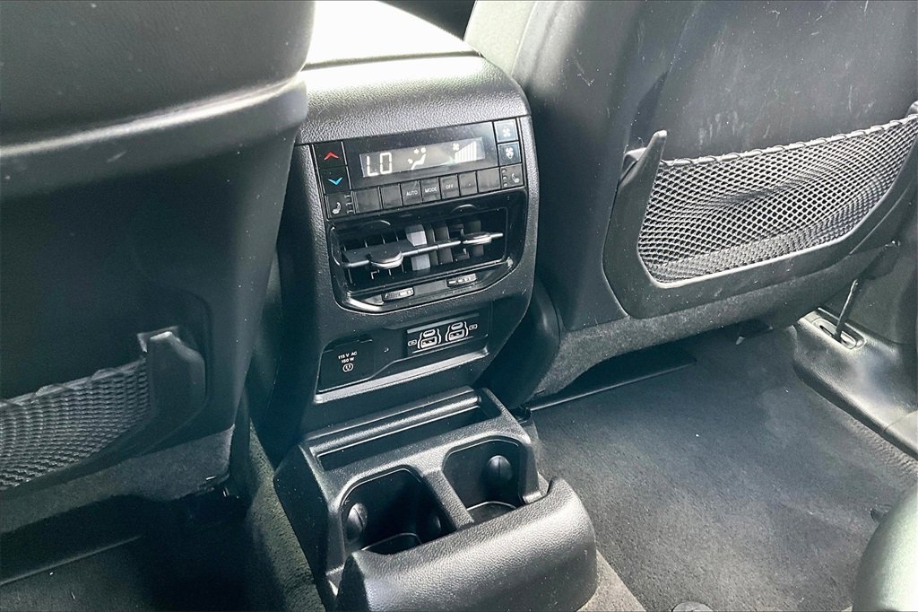 Used 2022 Jeep Grand Cherokee L Limited image 34