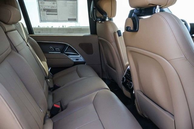 New 2025 Land Rover Range Rover Long Wheelbase SE image 13