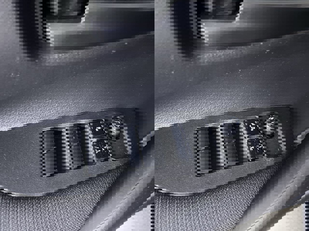 Used 2022 Toyota Corolla LE image 11