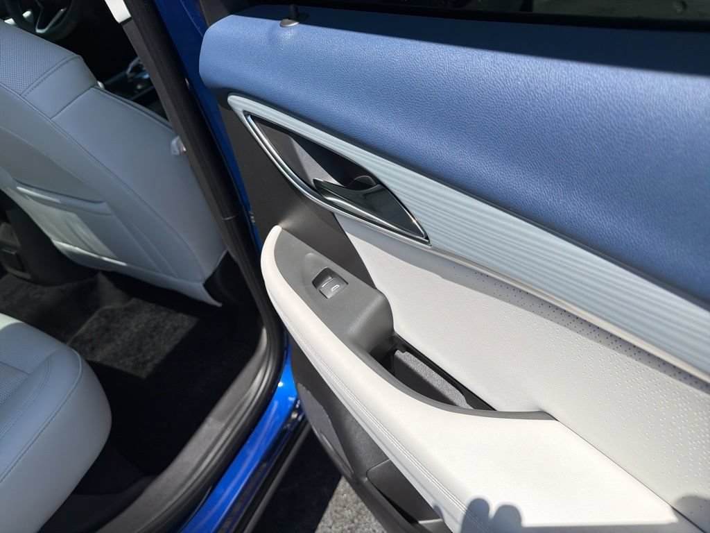Used 2024 Buick Envision Avenir AWD/4WD image 21