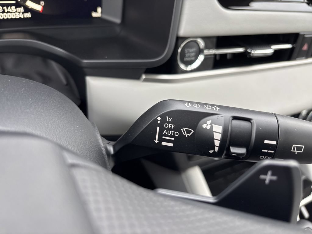 Used 2025 Mitsubishi Outlander AWD image 31