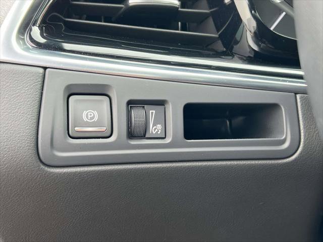 Used 2024 Cadillac XT6 Premium Luxury image 21