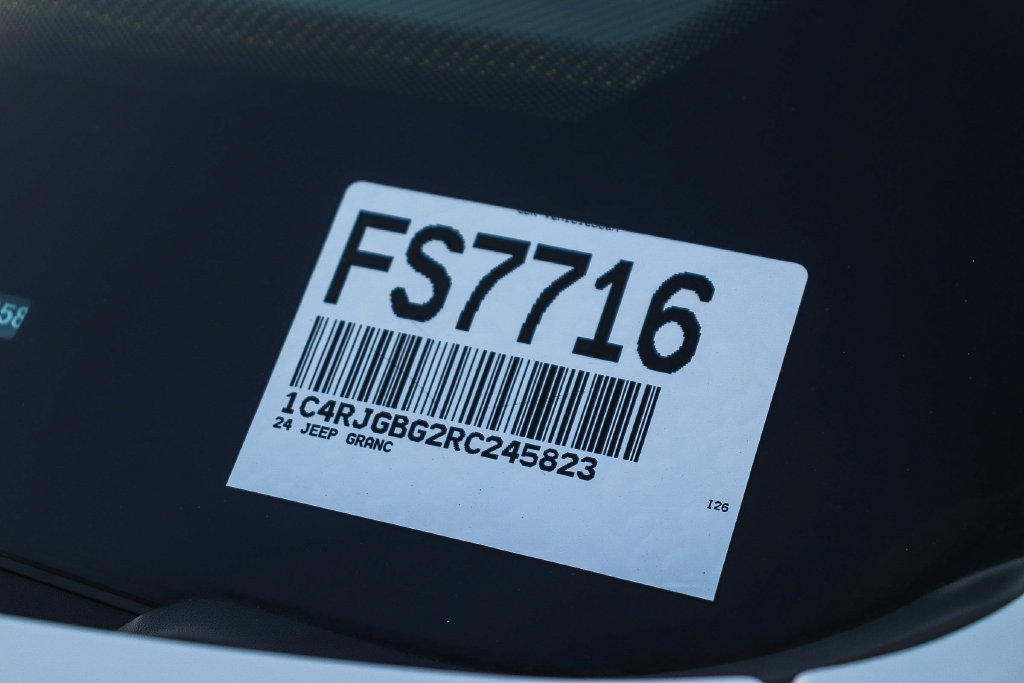 Used 2024 Jeep Grand Cherokee Limited RWD image 30