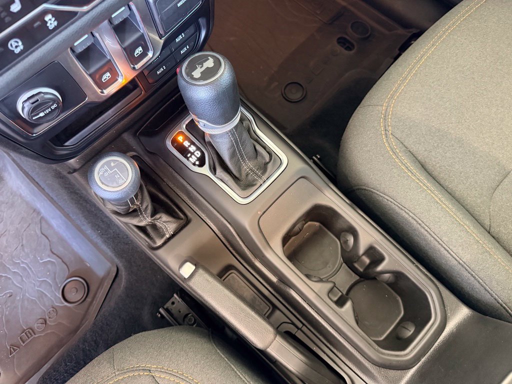 Used 2024 Jeep Wrangler Sport AWD/4WD image 18