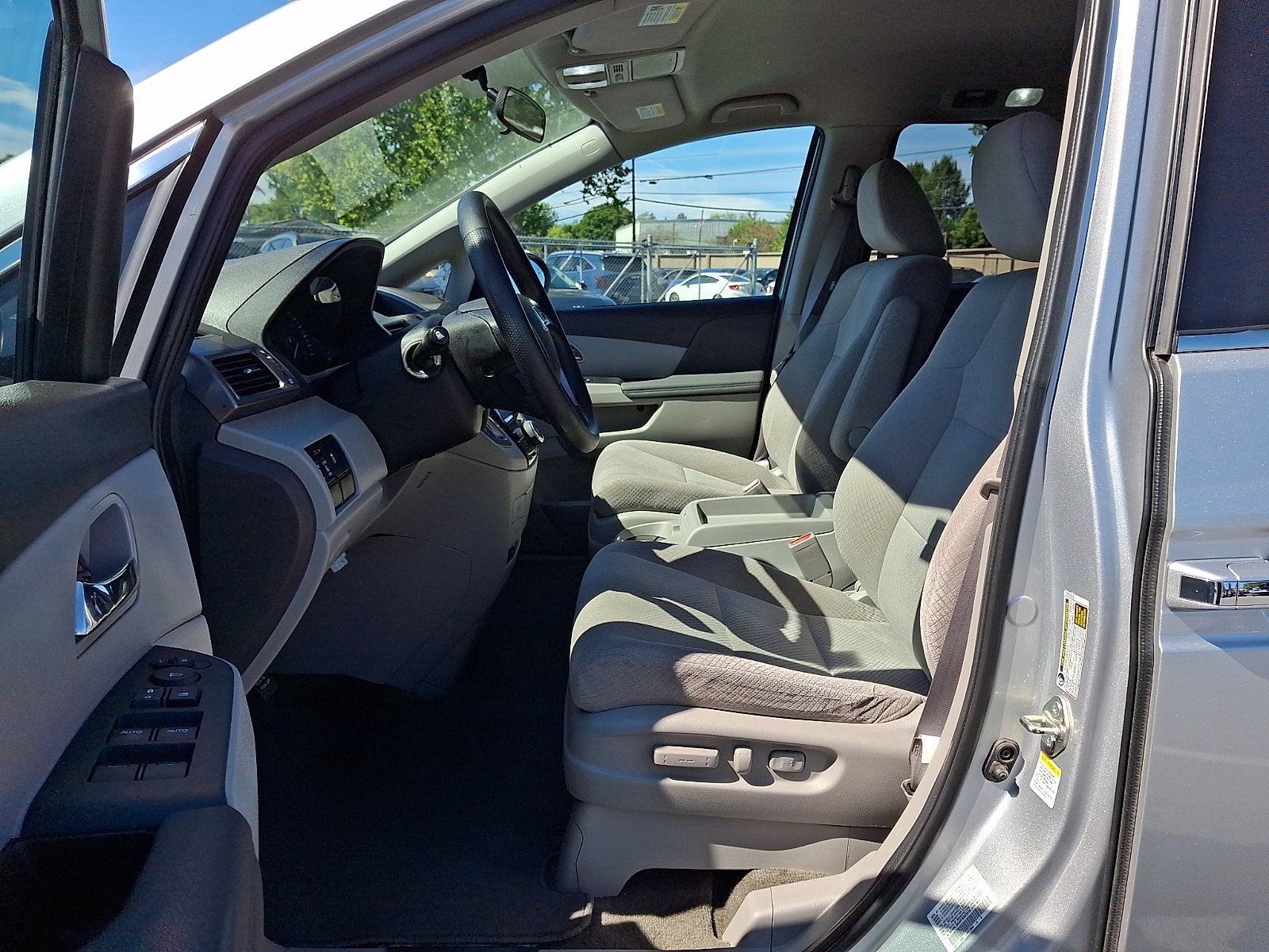 Used 2015 Honda Odyssey EX image 16