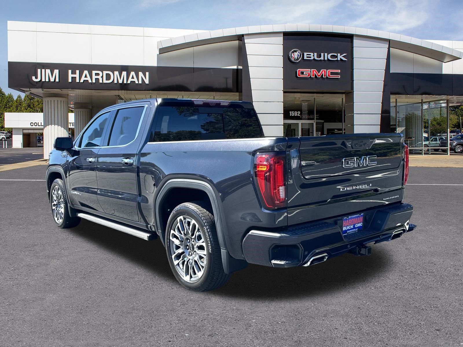 Used 2023 GMC Sierra 1500 Denali Ultimate AWD/4WD image 5
