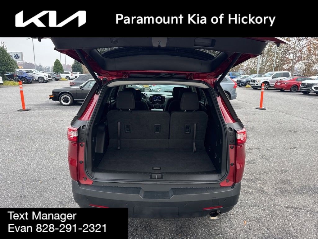 Used 2021 Chevrolet Traverse LT image 10