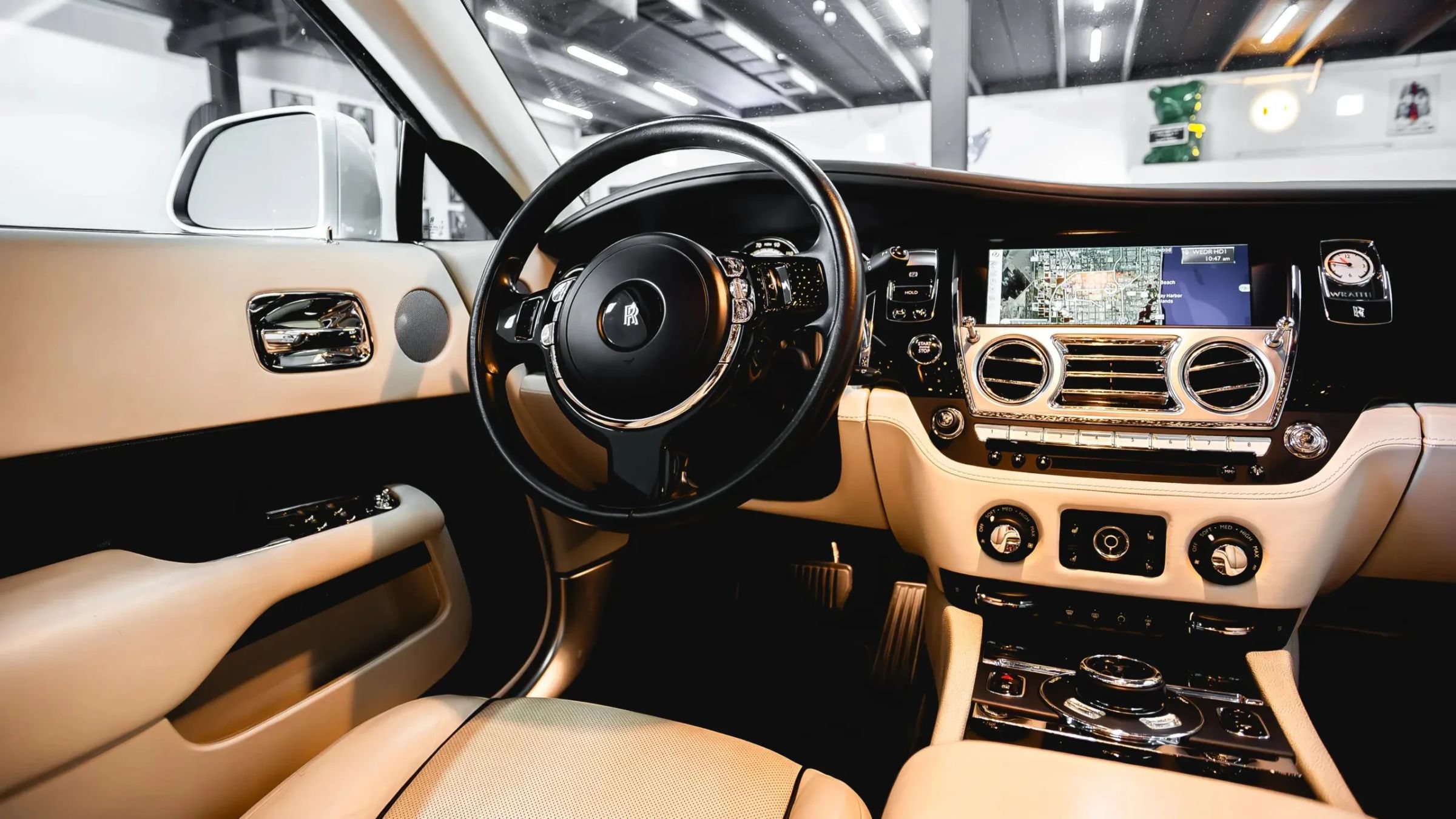 Used 2015 Rolls-Royce Wraith RWD image 36