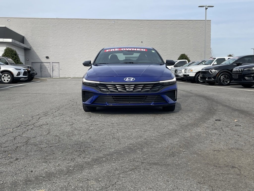 Used 2025 Hyundai Elantra Sport image 2