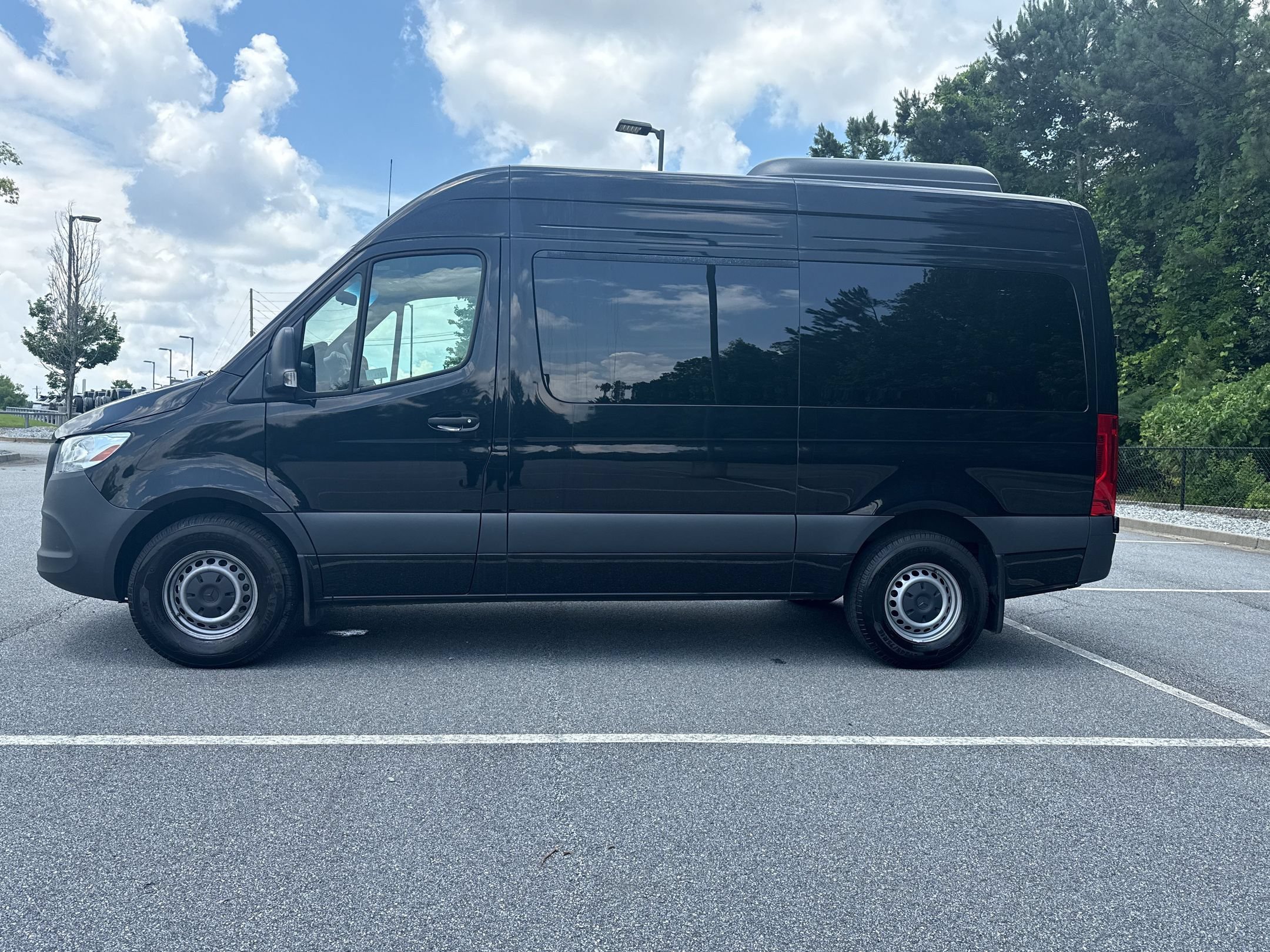Used 2024 Mercedes-Benz Sprinter 2500 image 2