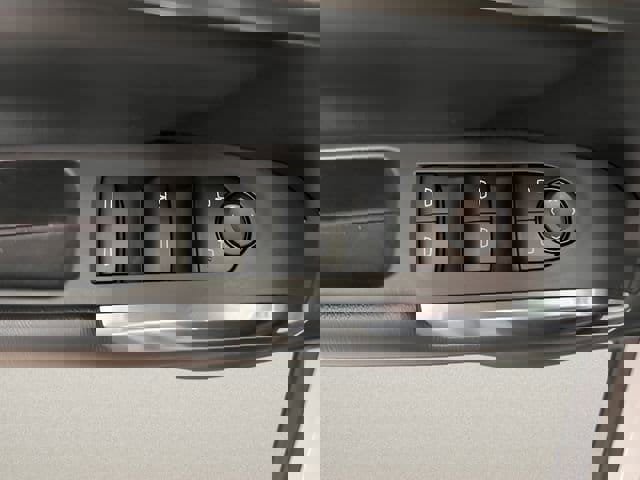 Used 2025 Chevrolet Traverse LT image 20