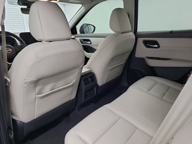 Used 2022 Nissan Rogue SL w/ SL Premium Package FWD image 13