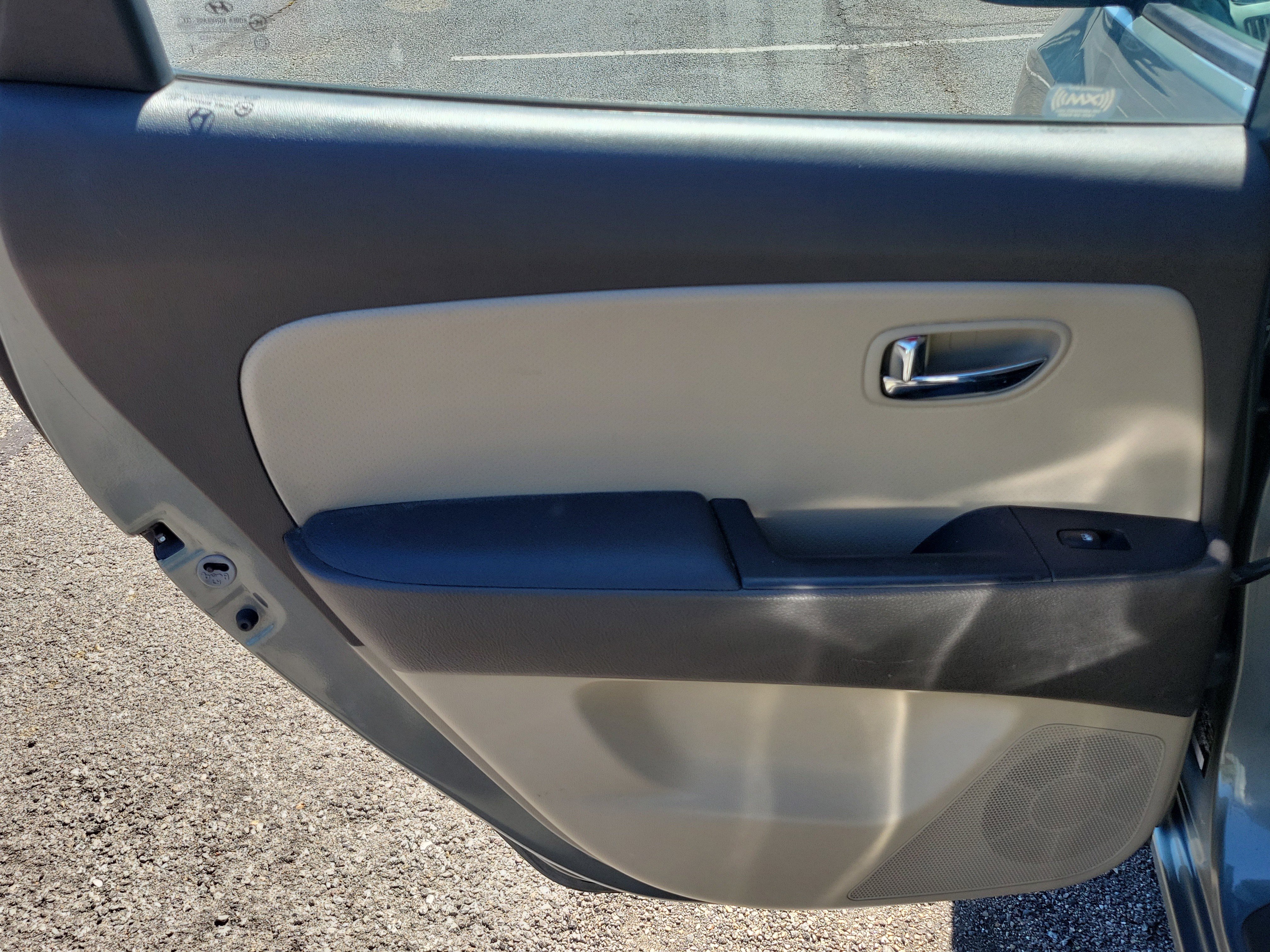 Used 2010 Hyundai Elantra GLS FWD image 16
