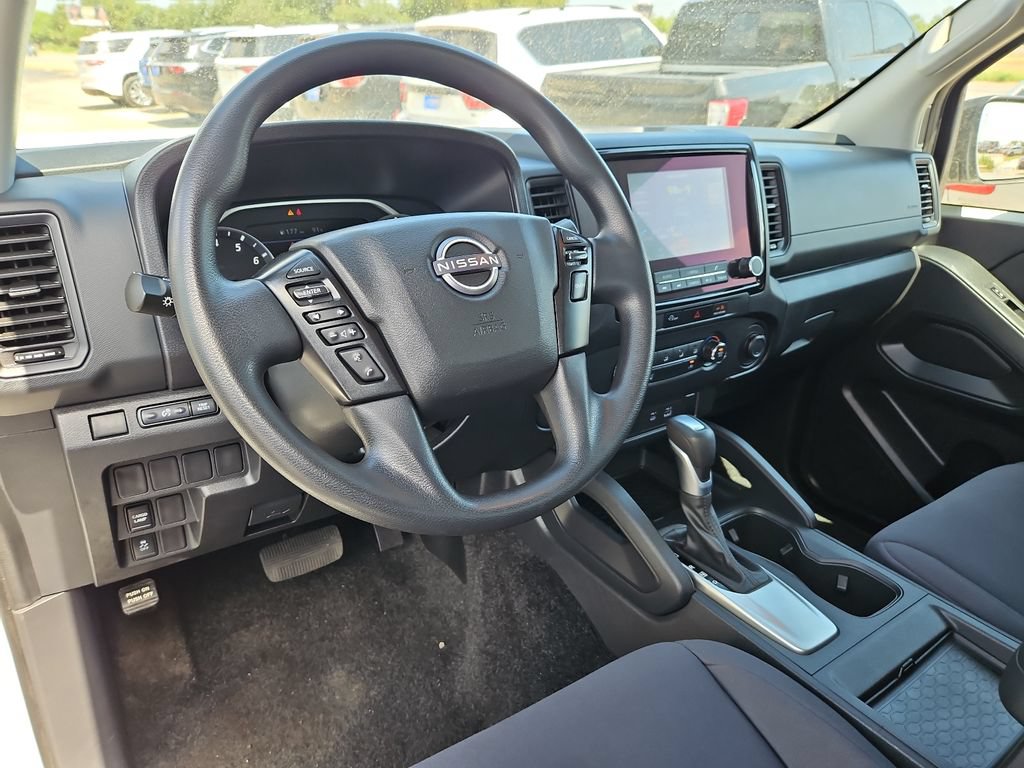 Used 2024 Nissan Frontier S RWD image 17