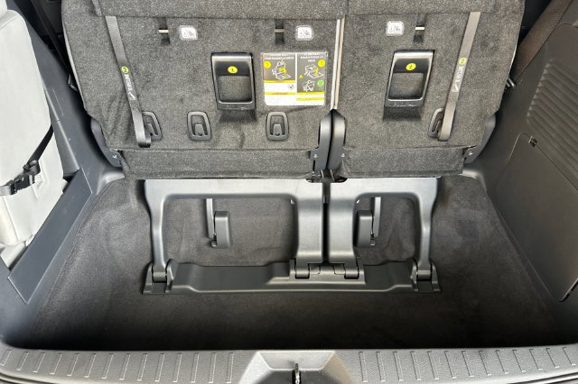 Certified 2026 Toyota Sienna XLE FWD image 21