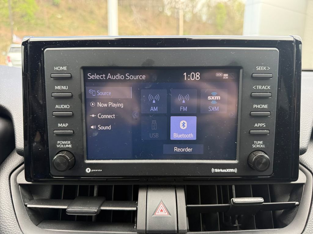 Used 2022 Toyota RAV4 LE FWD image 17