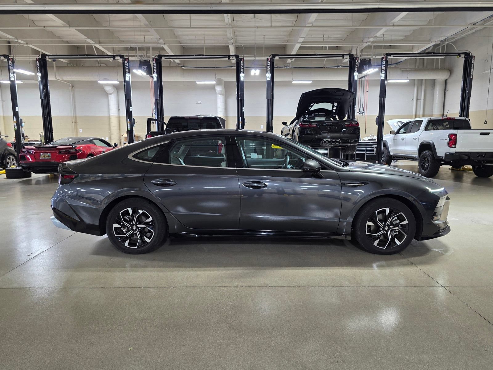 Used 2024 Hyundai Sonata SEL FWD image 8