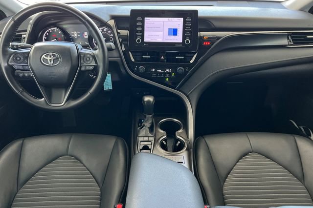 Used 2024 Toyota Camry SE w/ Cold Weather Package image 17