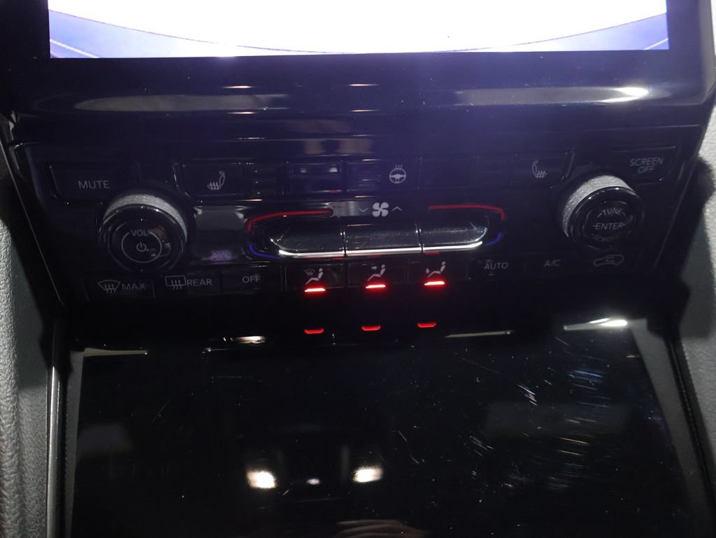 Certified 2024 Jeep Grand Cherokee Limited AWD/4WD image 28