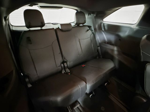 Used 2023 Toyota Sienna XSE image 28