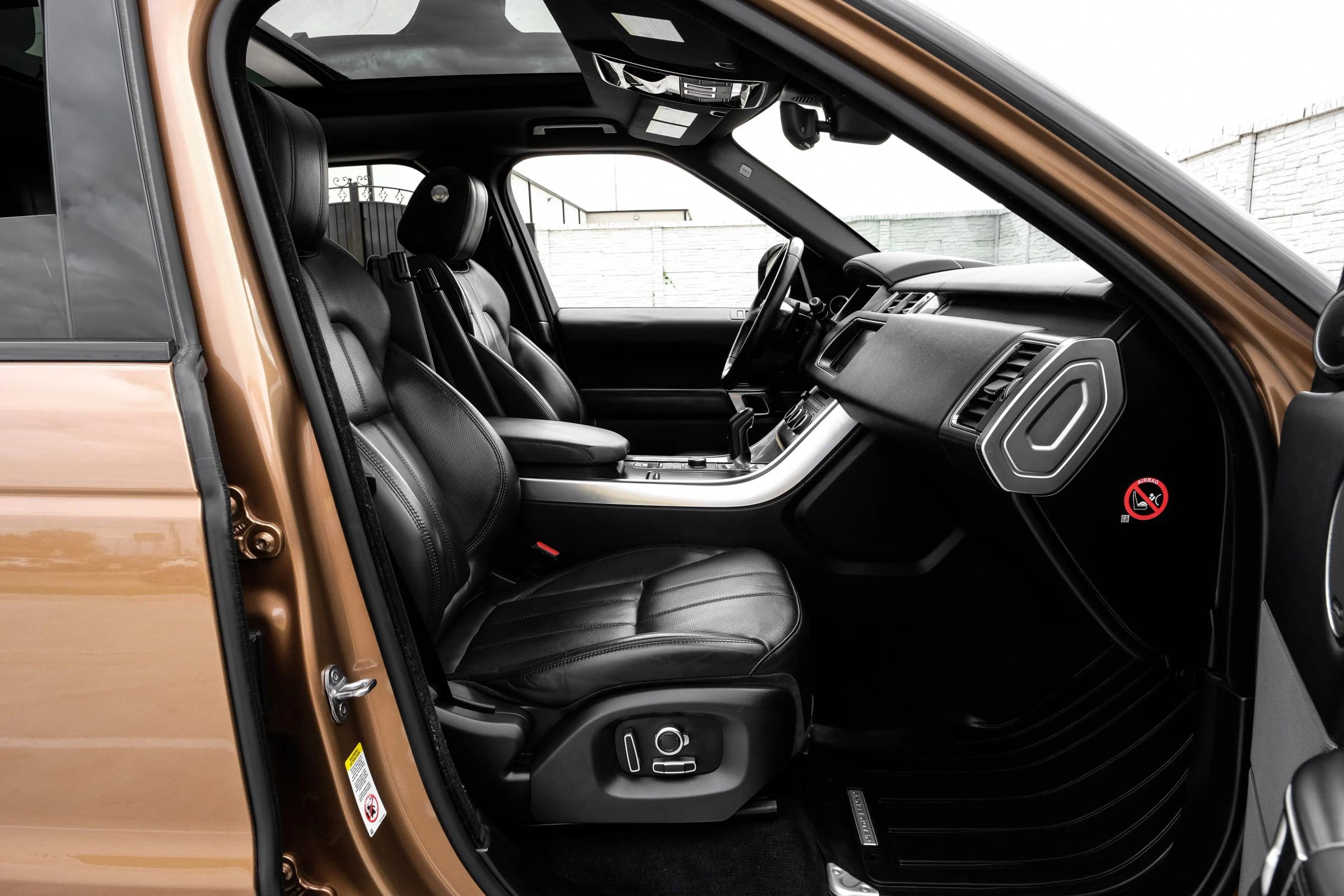 Used 2017 Land Rover Range Rover Sport image 35