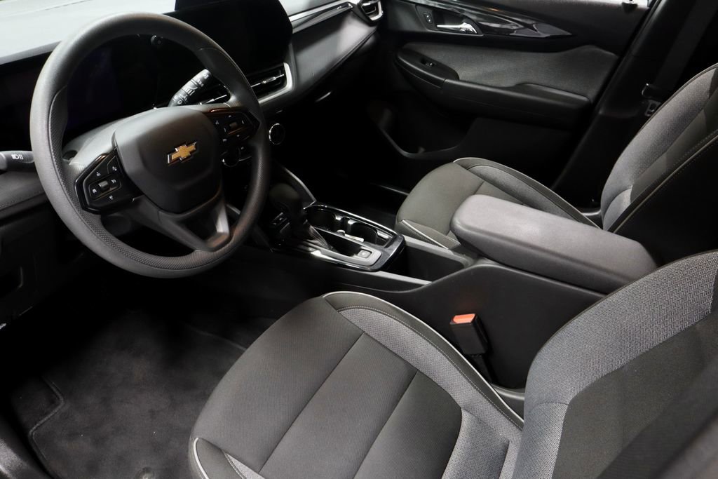 Used 2025 Chevrolet TrailBlazer LT AWD/4WD image 24