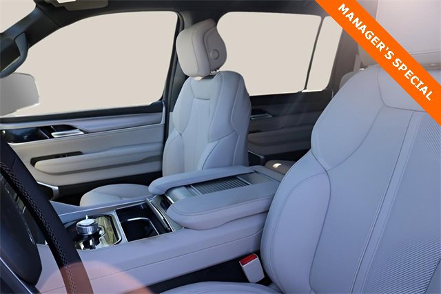 New 2025 Jeep Wagoneer L Series II image 12