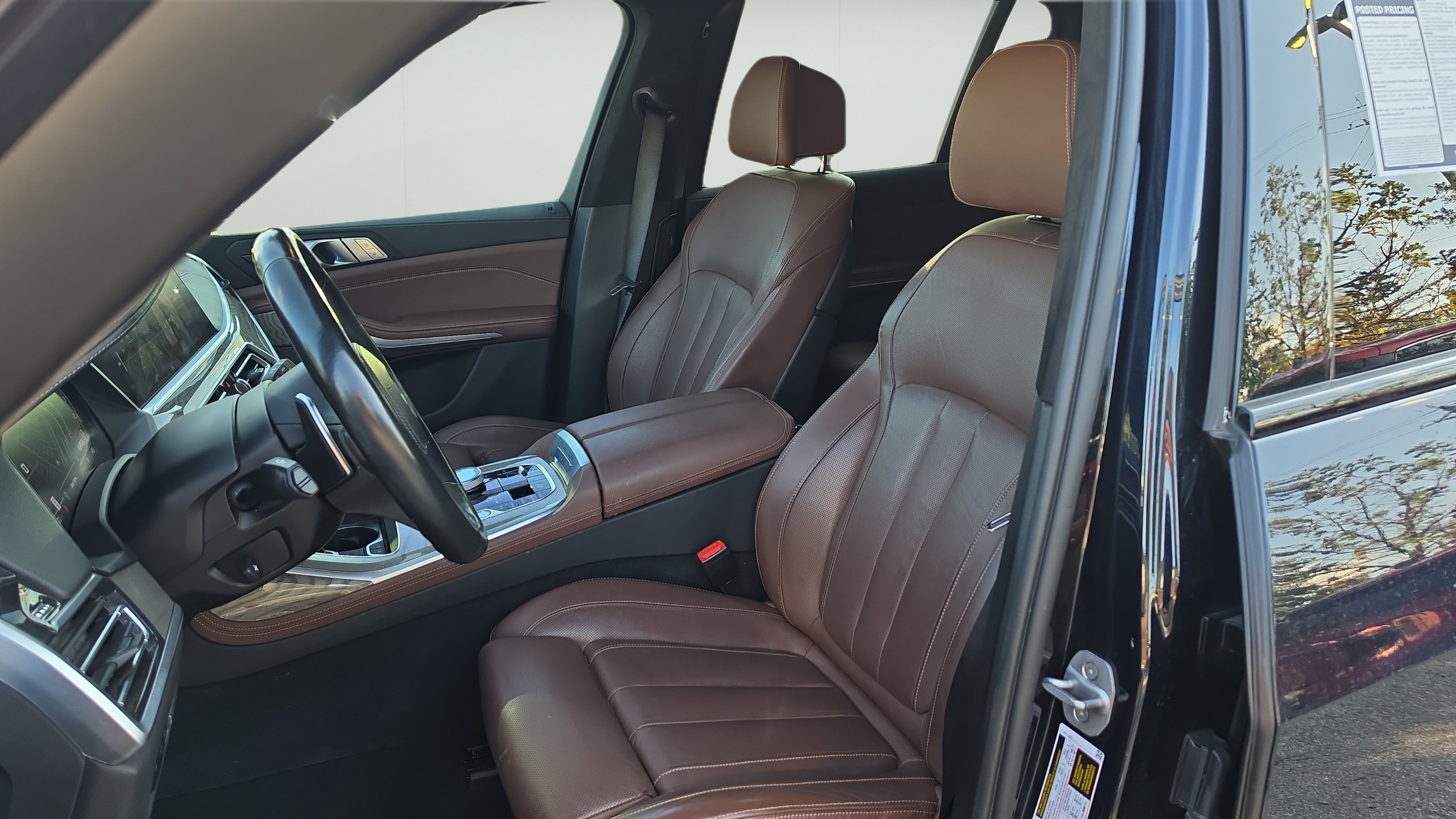 Used 2022 BMW X7 M50i w/ Dynamic Handling Package AWD/4WD image 9