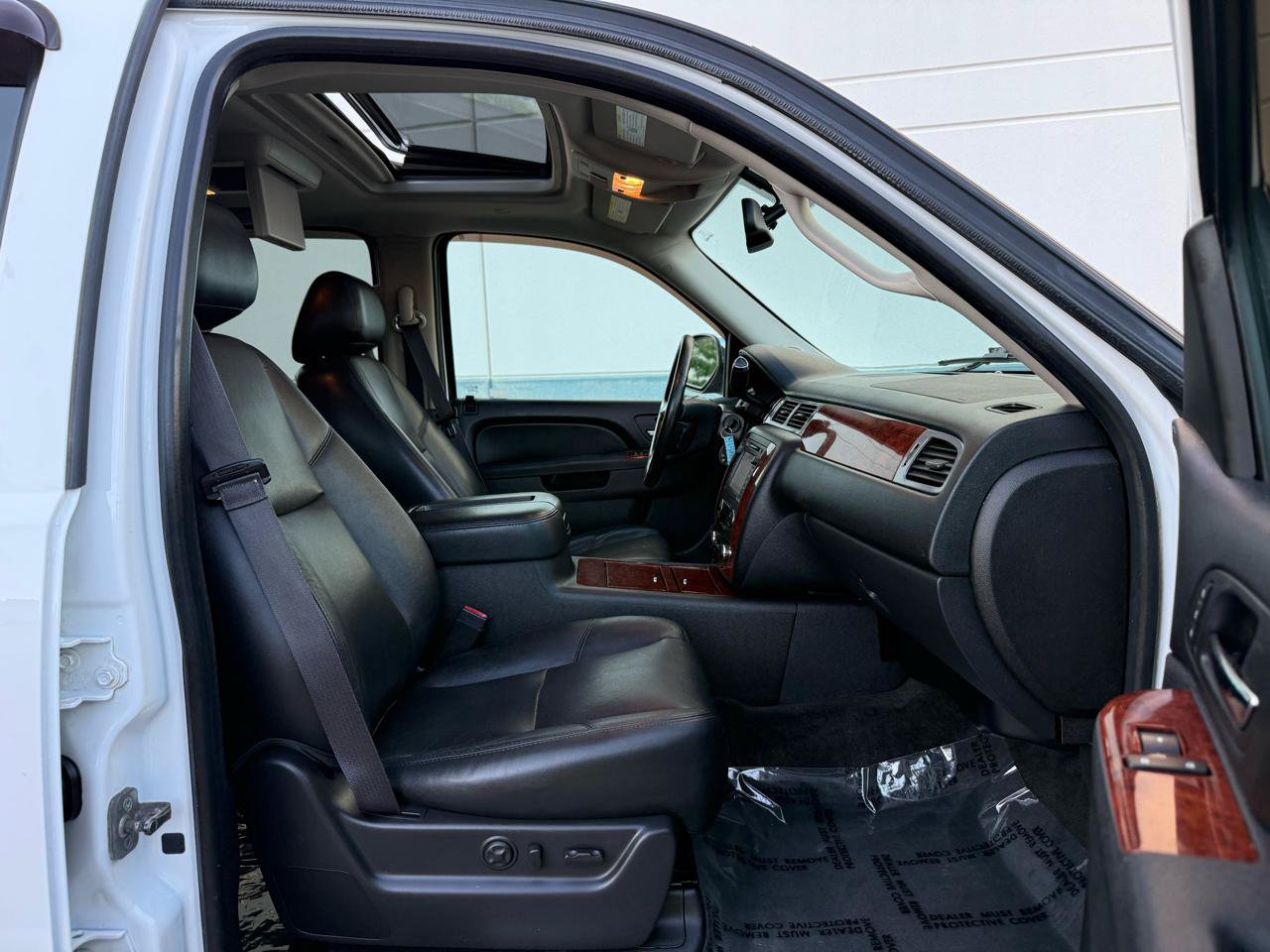 Used 2013 Chevrolet Suburban LTZ AWD/4WD image 22