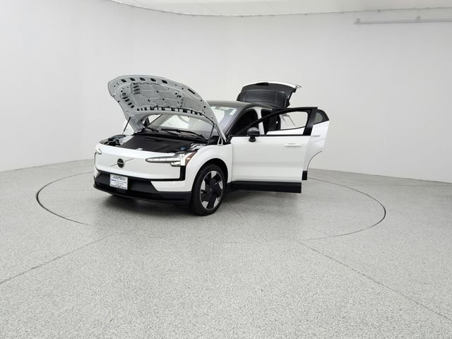 New 2026 Volvo EX30 Plus w/ Climate Package image 9