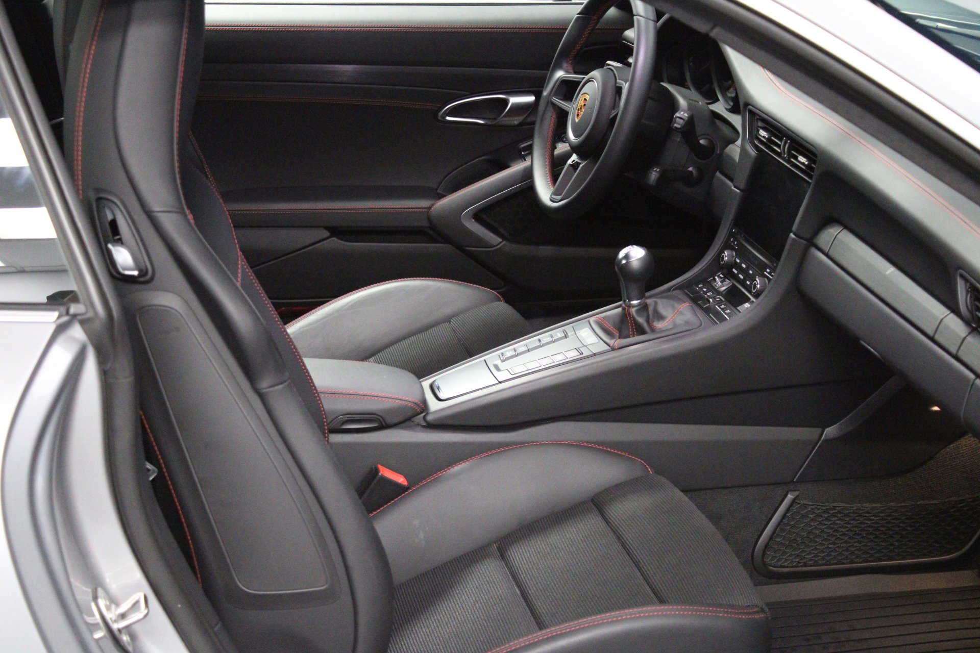 Used 2018 Porsche 911 GT3 image 31