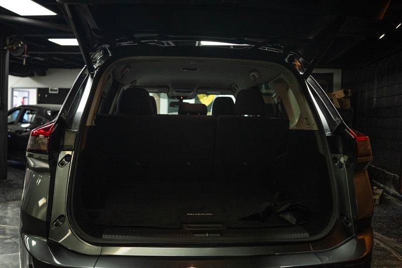 Used 2024 Nissan Rogue SV FWD image 7