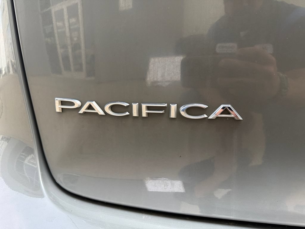 Used 2022 Chrysler Pacifica Touring-L FWD image 45