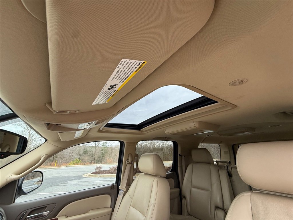 Used 2011 Chevrolet Suburban LTZ image 20
