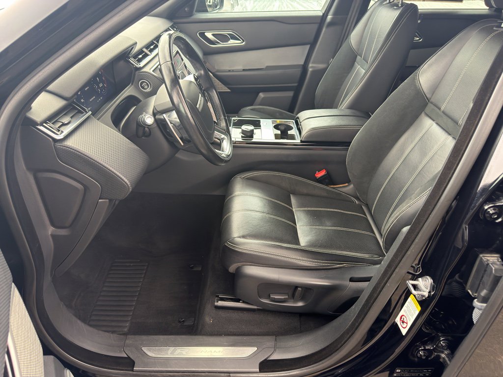 Used 2019 Land Rover Range Rover Velar R-Dynamic SE image 16