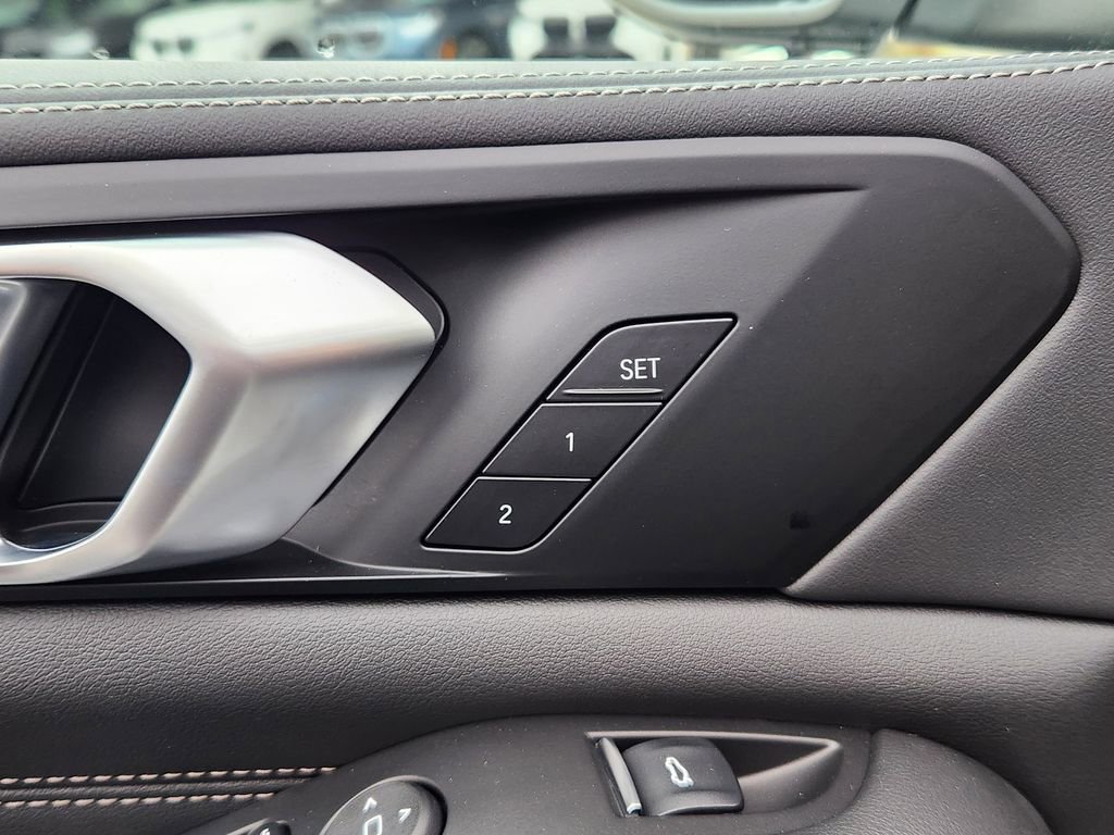 New 2026 BMW X5 xDrive50e w/ Premium Package image 17