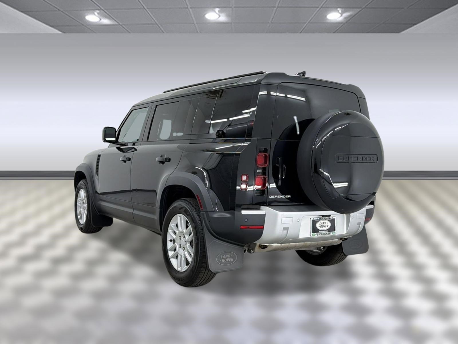 Used 2025 Land Rover Defender 110 S image 3